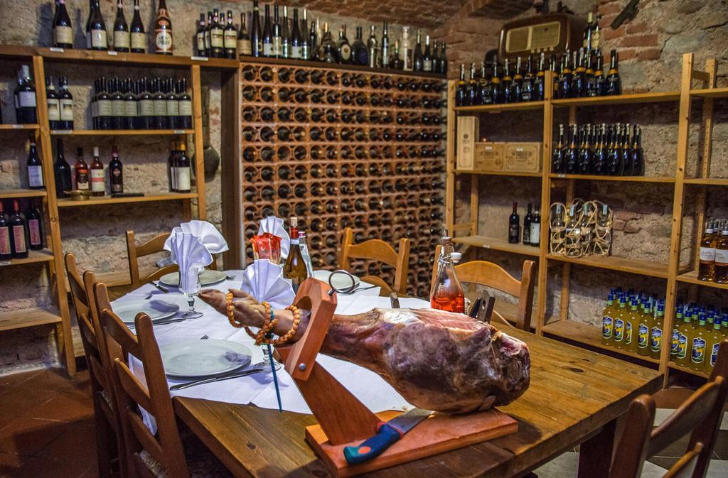 Hotel Ristorante La Perla Varallo Pombia エクステリア 写真