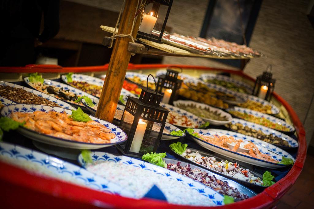 Hotel Ristorante La Perla Varallo Pombia エクステリア 写真
