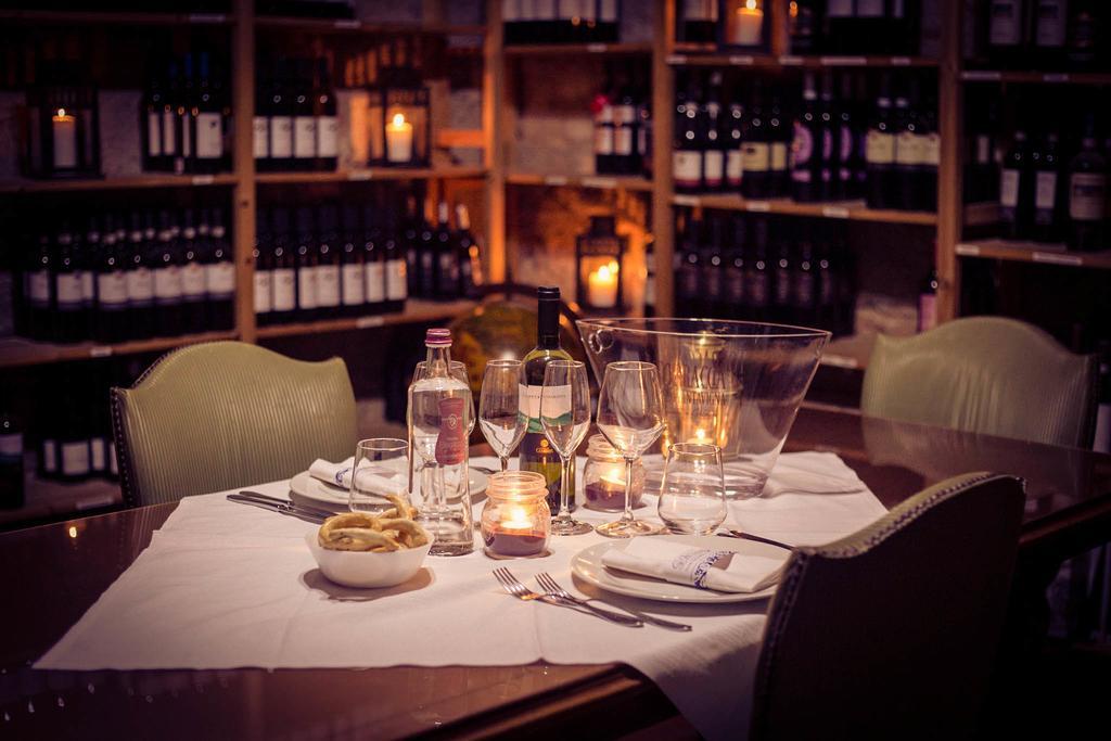 Hotel Ristorante La Perla Varallo Pombia エクステリア 写真