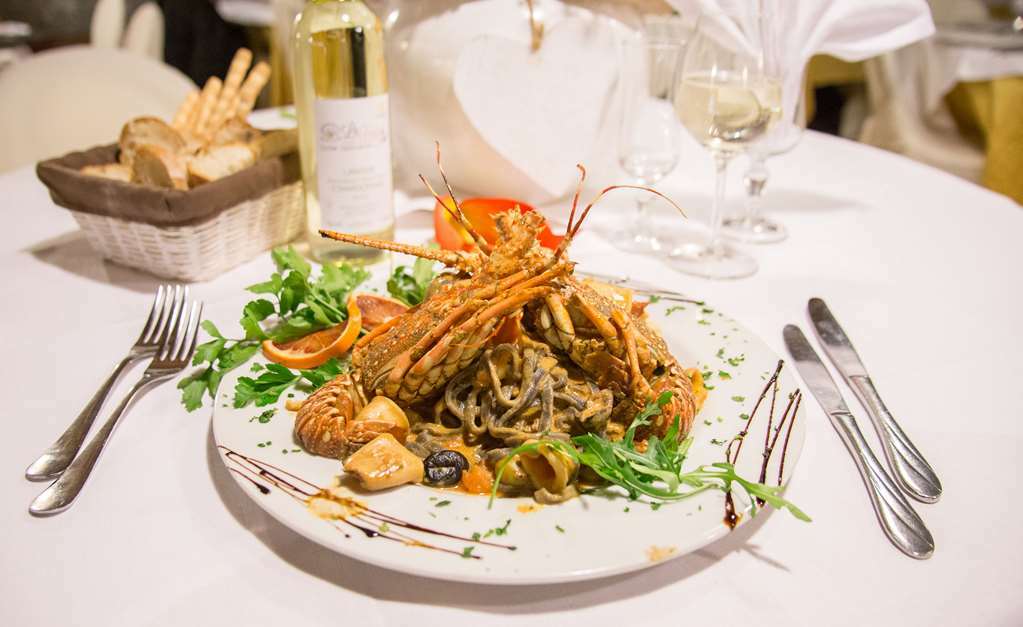 Hotel Ristorante La Perla Varallo Pombia レストラン 写真